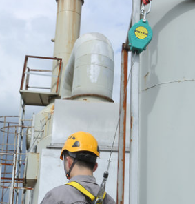 Speed differential anti fall device