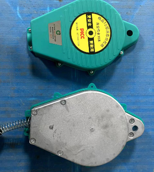 Speed differential anti fall device